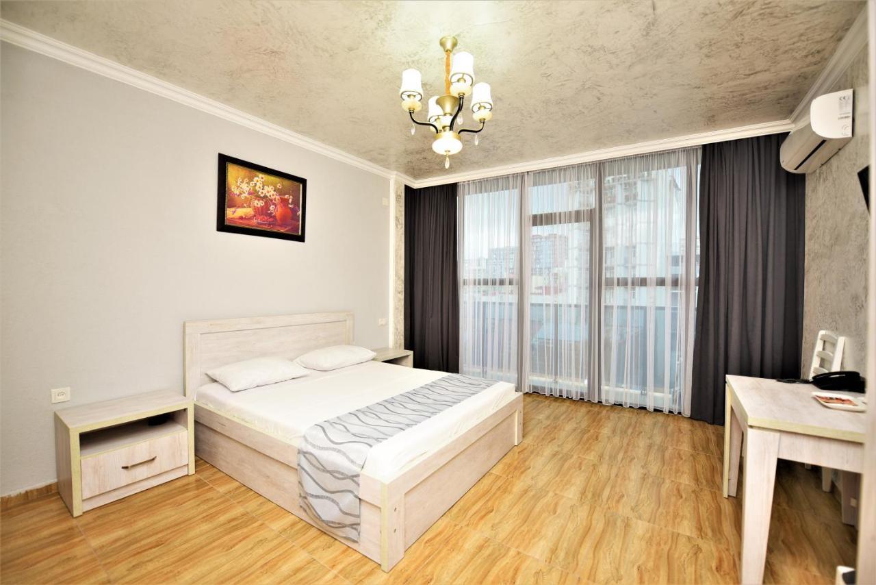Kazbegi Hotel Batumi Exterior photo